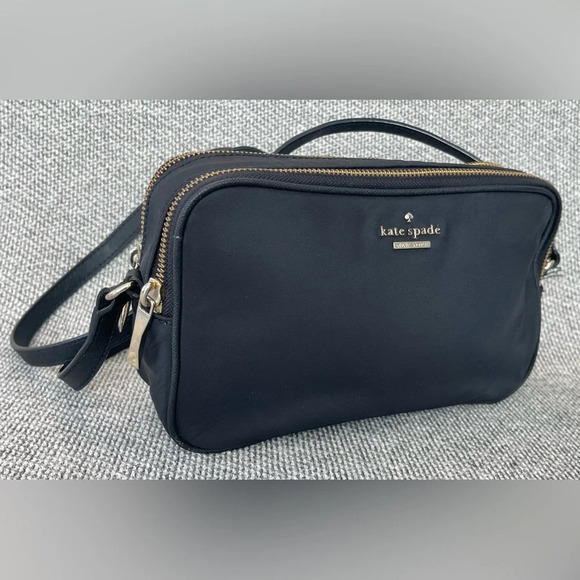 Stylish Black Bag with Gold Zipper - Picture 16 of 16